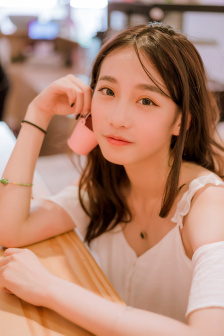 公主被两个双胞胎师傅的人物特点